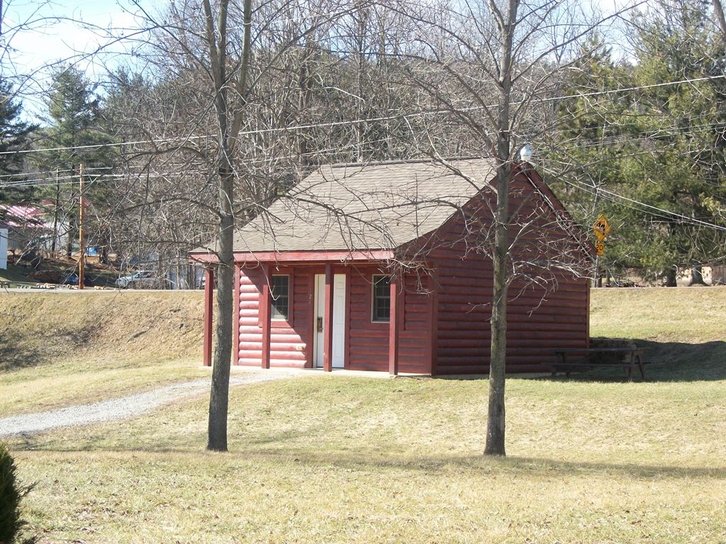 Mohican Little Brown Inn Loudonville Dış mekan fotoğraf